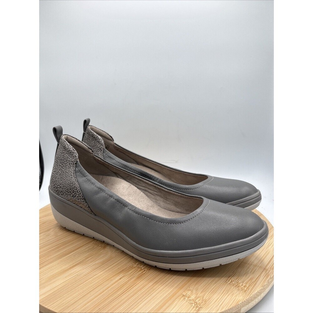 Vionic Jacey Gray Leather Leopard Closed Toe Wedge Shoes Women’s Sz 10